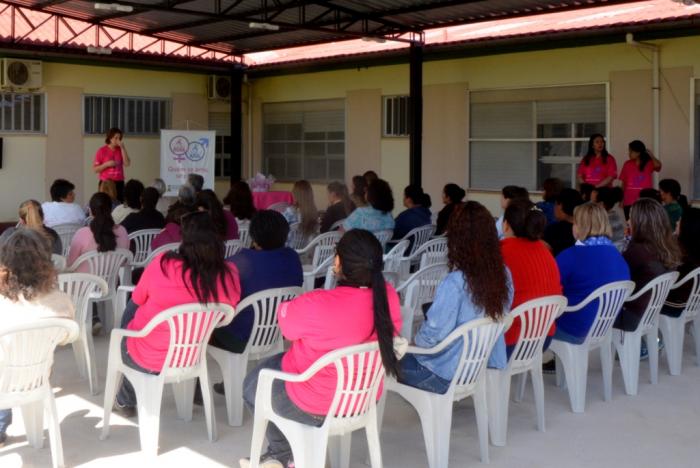 A palestra aconteceu no novo estacionamento coberto da secretaria de Saúde