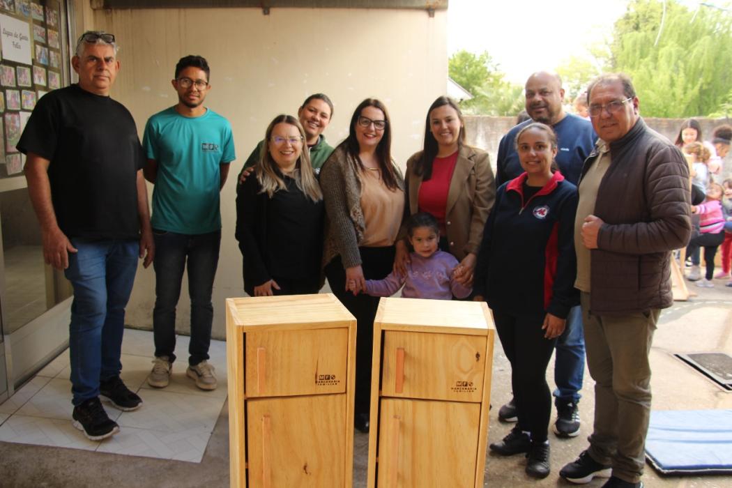 O Vice-Prefeito André Bexiga, a Secretária de Educação, Cristiane Gonçalves e o Secretário de Administração, Planejamento e Meio Ambiente, Valdinei de Matos estiveram na Creche com a equipe diretiva