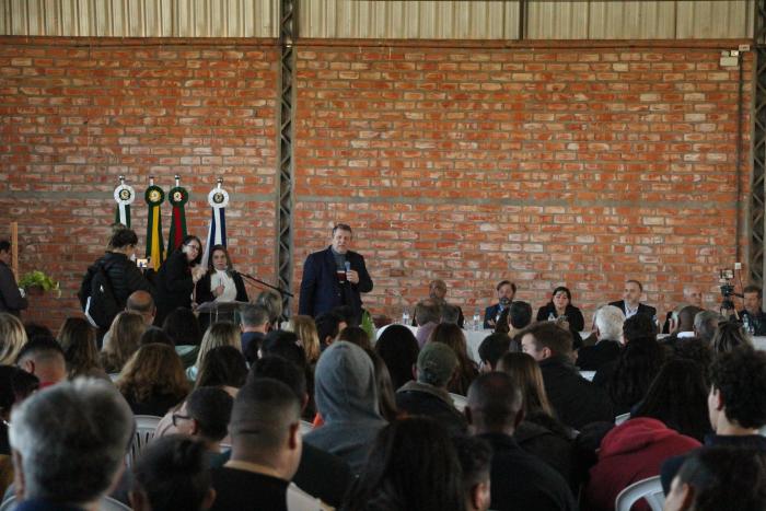 Prefeituras, Câmaras de Vereadores, Reitores de Universidades e empresários participaram do evento