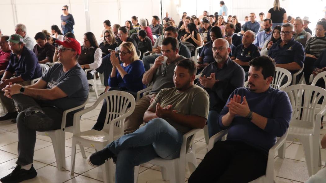 Representantes da sociedade civil e autoridades políticas compartilharam ideias e possíveis soluções para resolver o problema da crise hídrica