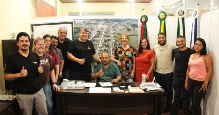 Campani transmitiu o cargo na presença dos(as) Secretários(as) de Governo