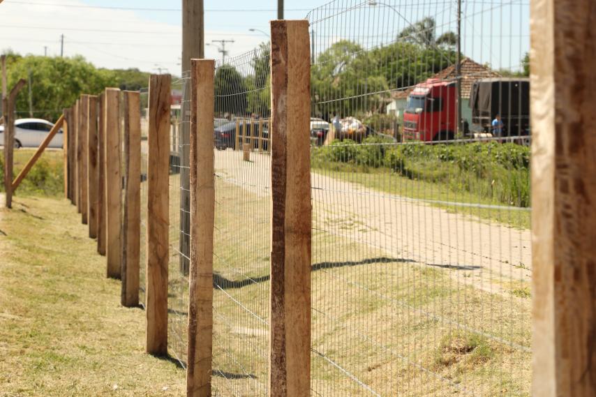 Muro da escola foi totalmente refeito